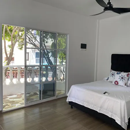 Habitaciones Y Aptos Isabella